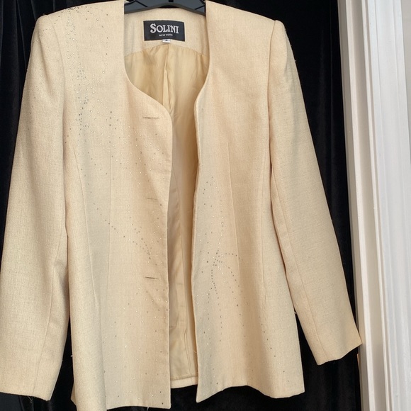 Solini woman’s suit, size 8, - Picture 5 of 10